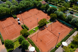 Luchtfoto tennisbanen tennisvereniging