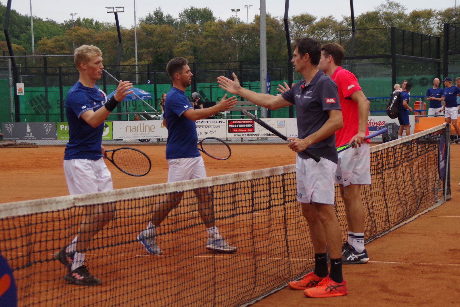 Competitie na winst aan net