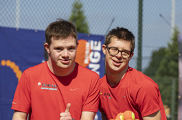 G-Tennis duim omhoog G-Tennis duim omhoog