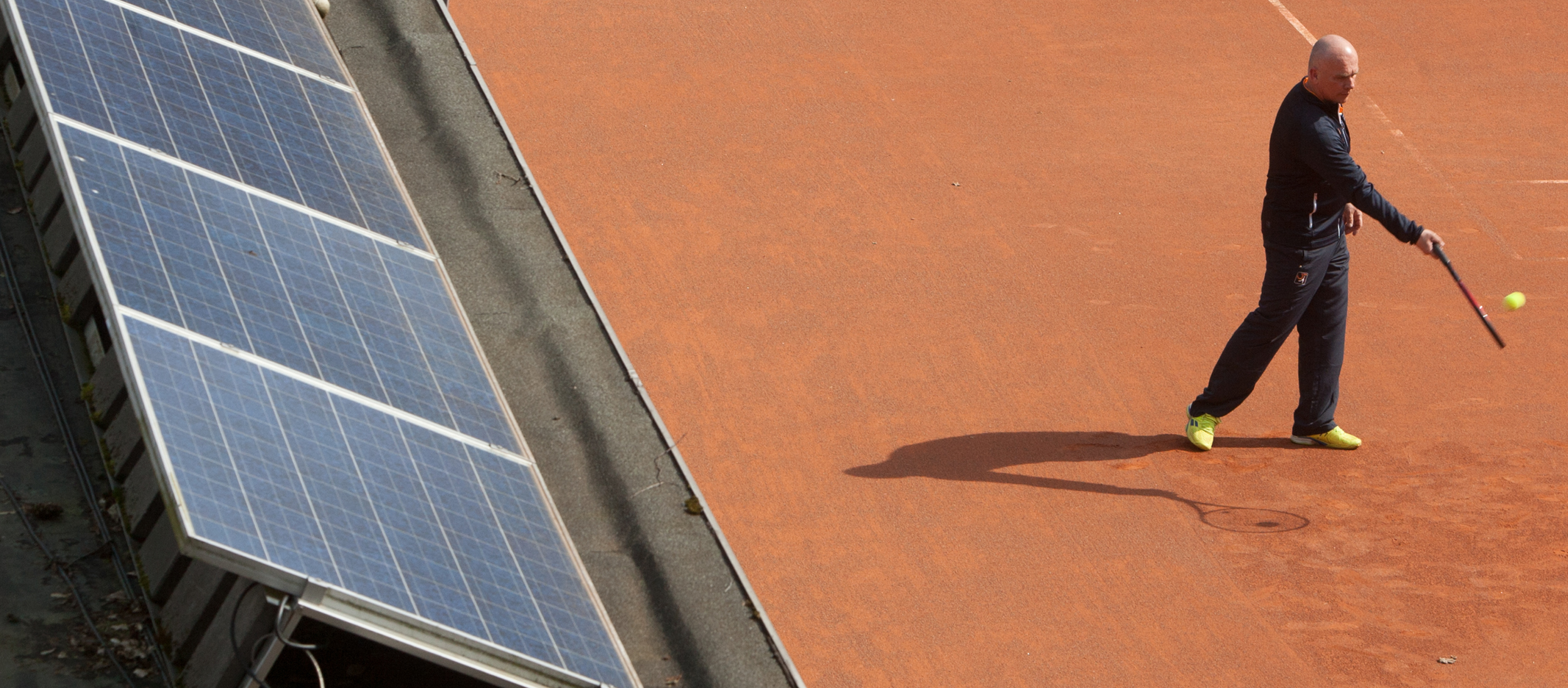 Zonnepanelen Tennisbaan 48870649962 O