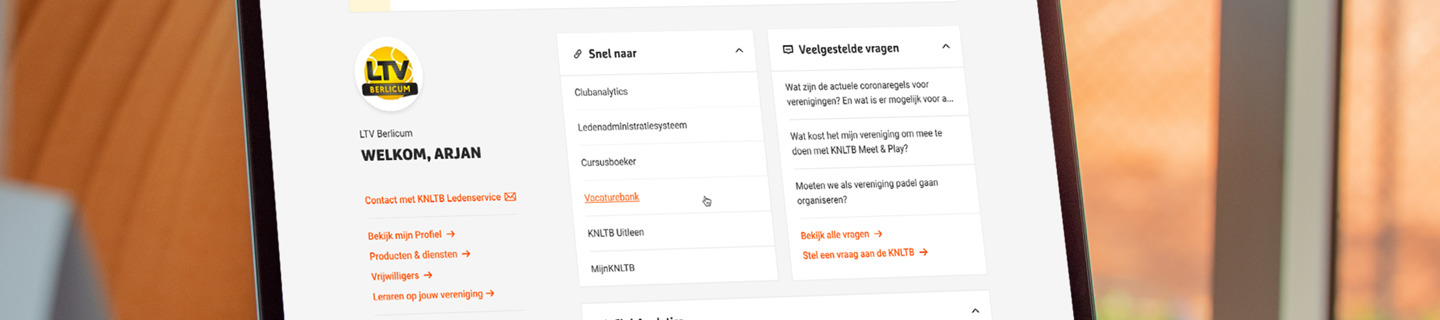 KNLTB Service Portal met laptop