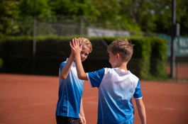 Competitie jongens highfive