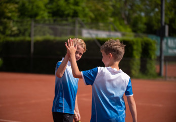 Competitie jongens highfive
