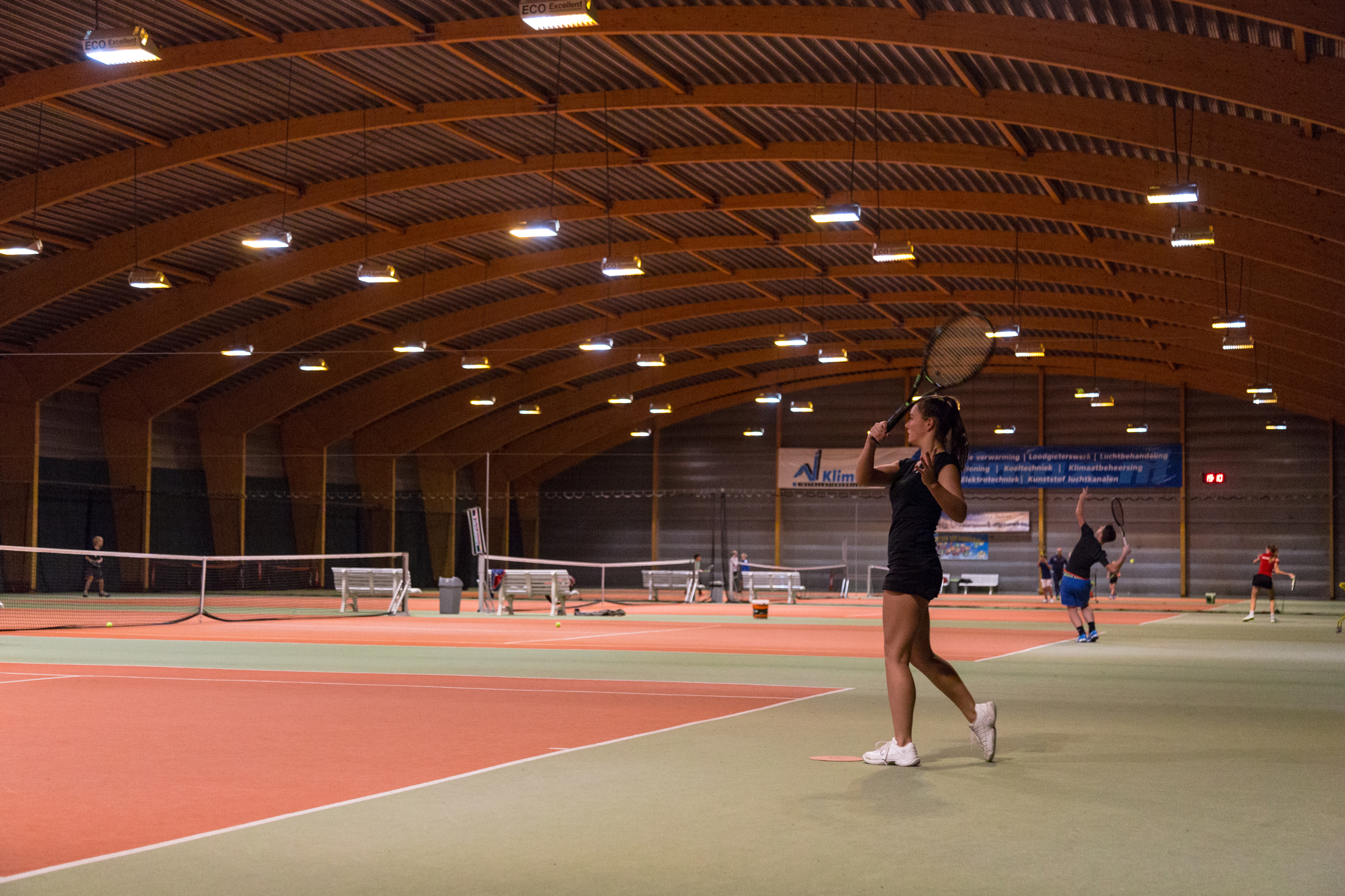 Tennis in de hal indoor binnen