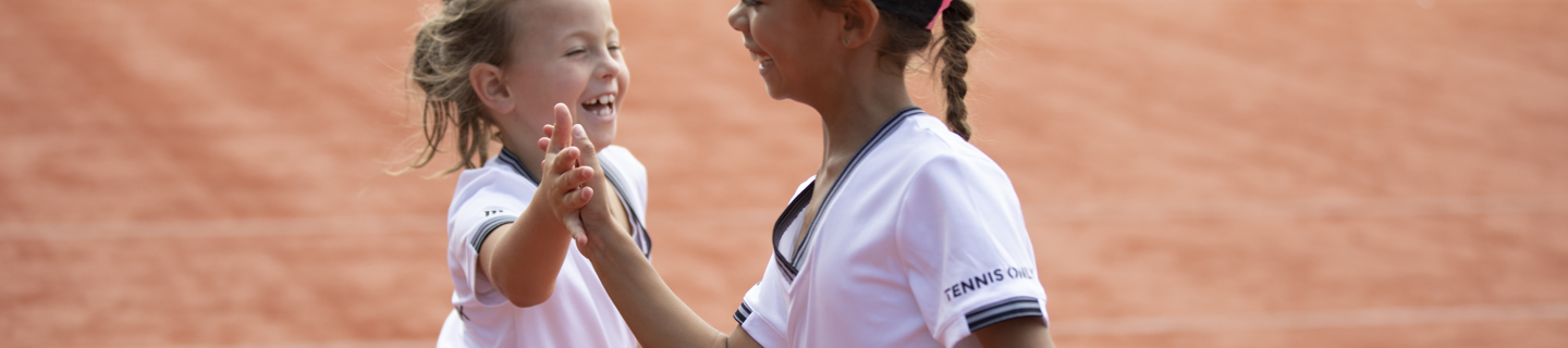 Toernooien Jeugd tenniskids rood high five